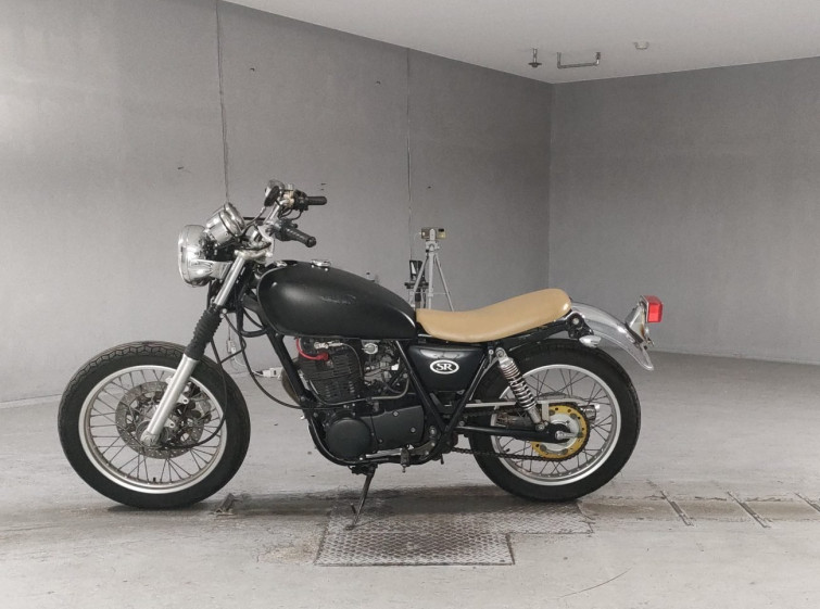 Мотоцикл Yamaha SR400 с пробегом 18247 km