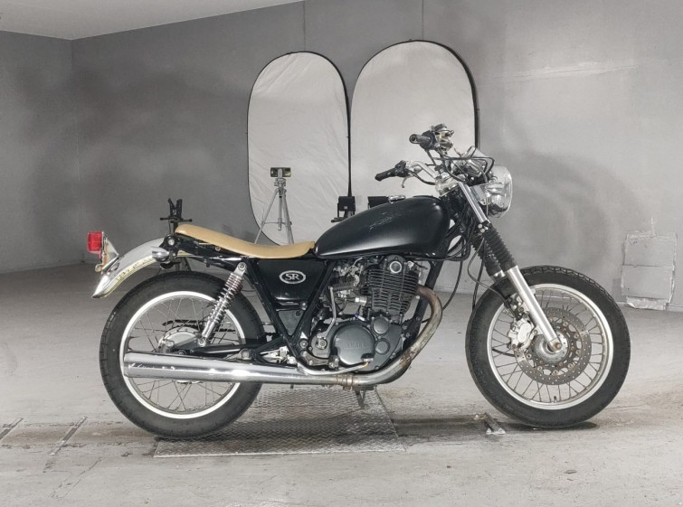 Мотоцикл Yamaha SR400 с пробегом 18247 km