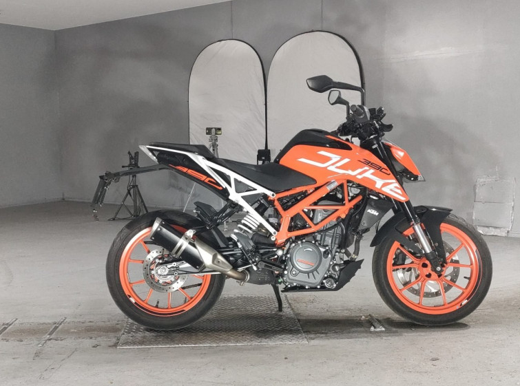 Мотоцикл KTM 390 DUKE с пробегом 10424 km