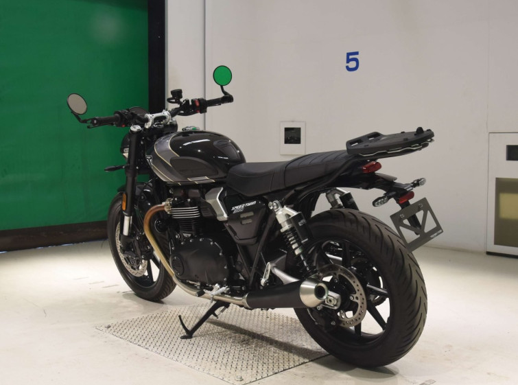 Мотоцикл Triumph speed twin 900 з пробігом 7310 km
