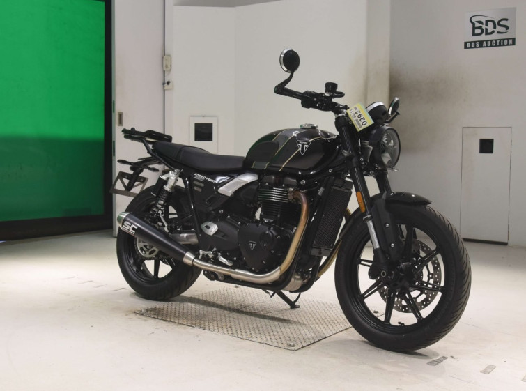 Мотоцикл Triumph speed twin 900 з пробігом 7310 km