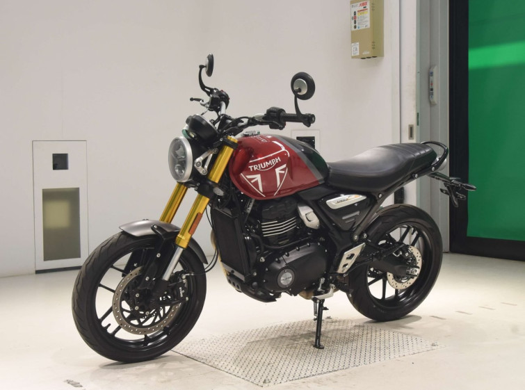Мотоцикл Triumph speed 400 с пробегом 4390 km