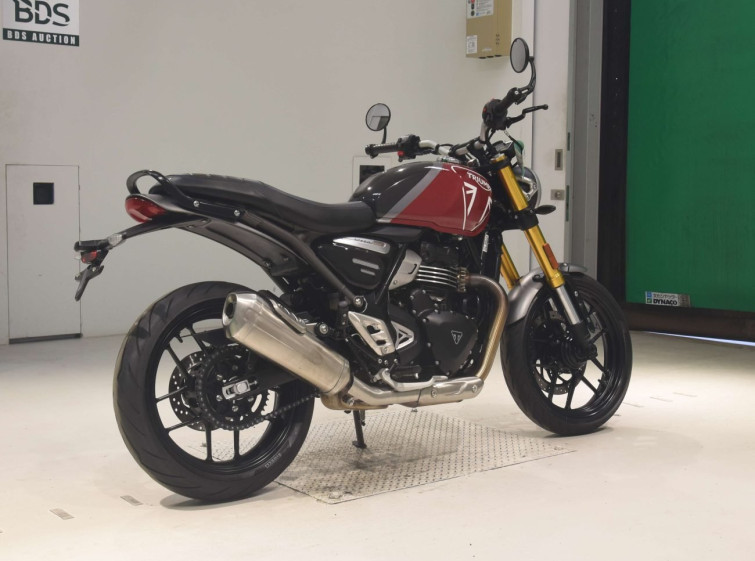 Мотоцикл Triumph speed 400 с пробегом 4390 km