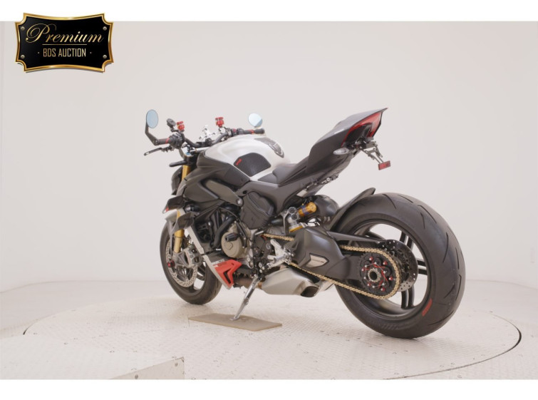 Мотоцикл Ducati STREET FIGHTER V4SP2 з пробігом 729 km