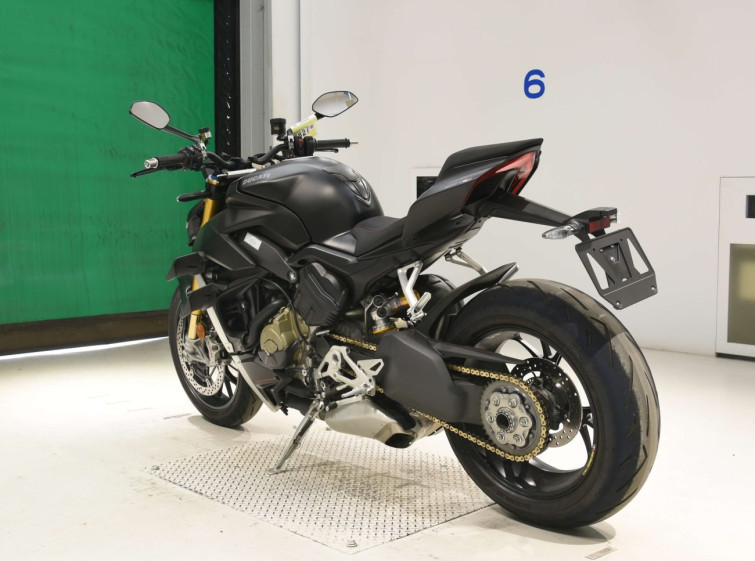 Мотоцикл Ducati STREET FIGHTER V4S с пробегом 7531 km