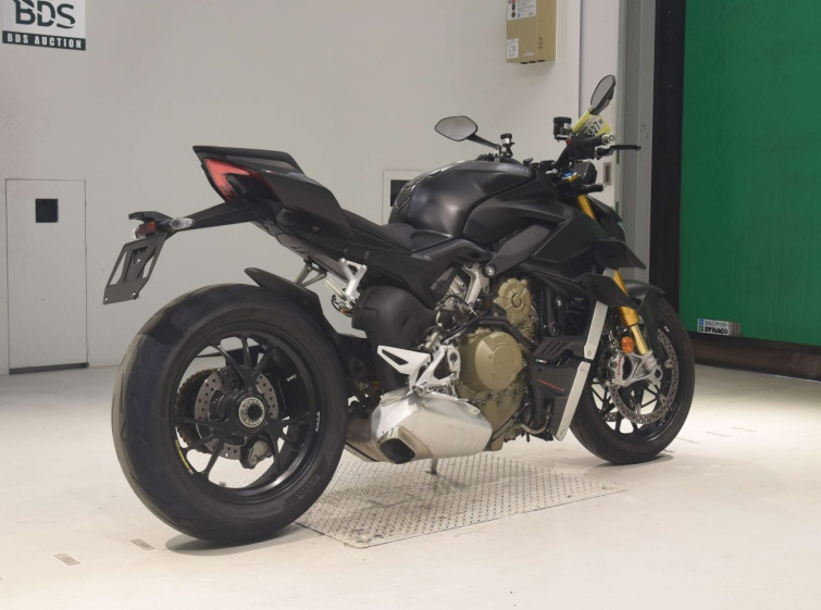 Мотоцикл Ducati STREET FIGHTER V4S с пробегом 7531 km