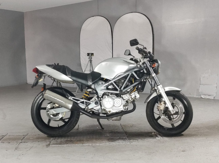 Мотоцикл Honda VTR250 с пробегом 64201 km