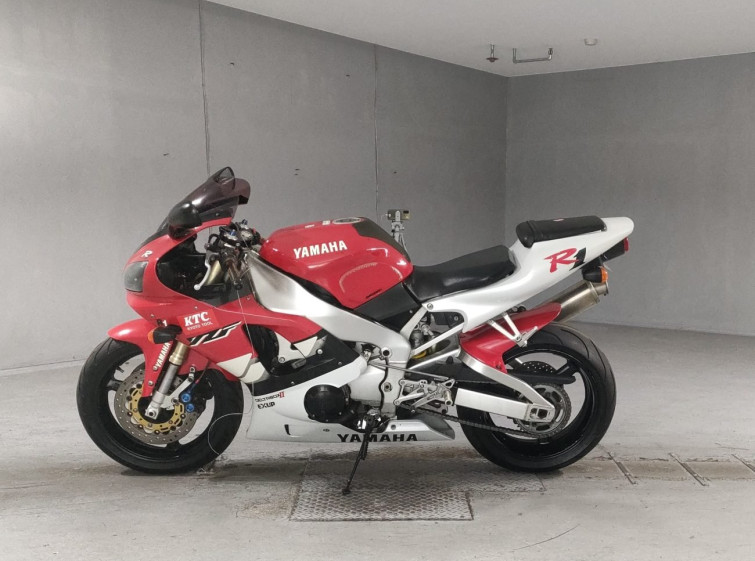 Мотоцикл Yamaha YZF-R1 з пробігом 40009 m