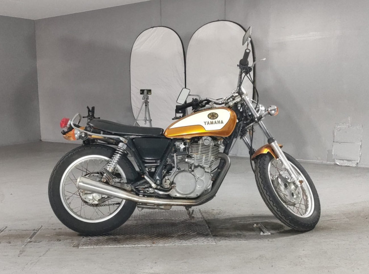 Мотоцикл Yamaha SR400 с пробегом 4035 km