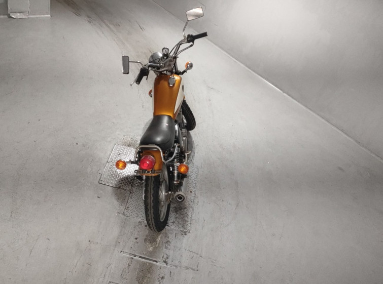 Мотоцикл Yamaha SR400 с пробегом 4035 km