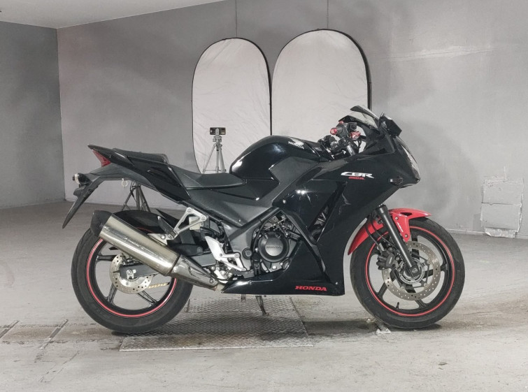 Мотоцикл Honda CBR250R з пробігом 35387 km