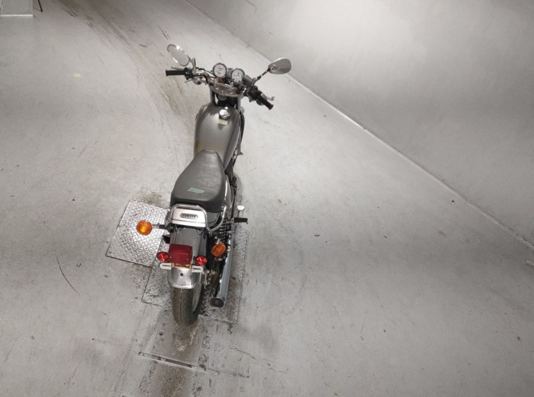 Мотоцикл Yamaha SR400 с пробегом 1062 km