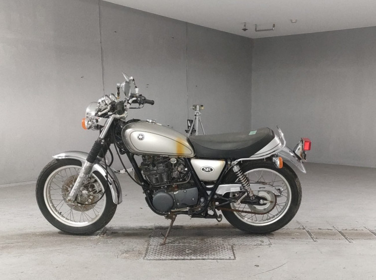 Мотоцикл Yamaha SR400 с пробегом 1062 km