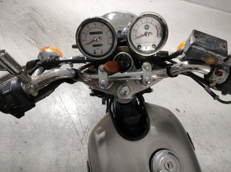Мотоцикл Yamaha SR400 с пробегом 1062 km