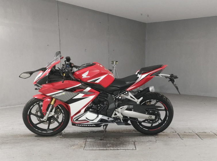 Мотоцикл Honda CBR250RR с пробегом 13442 km