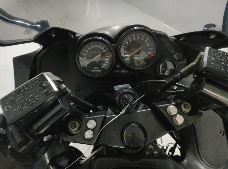 Мотоцикл Kawasaki ZZ-R1100 с пробегом 61718 km