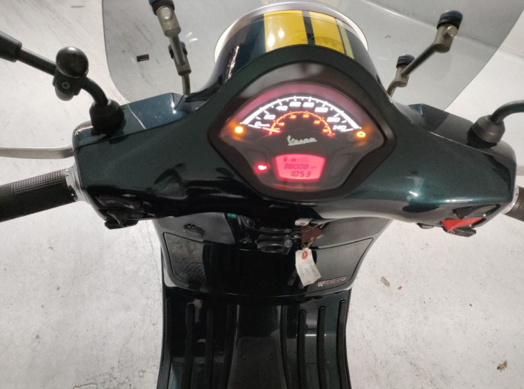 Мотоцикл Vespa GTS300 SUPER з пробігом 38009 km