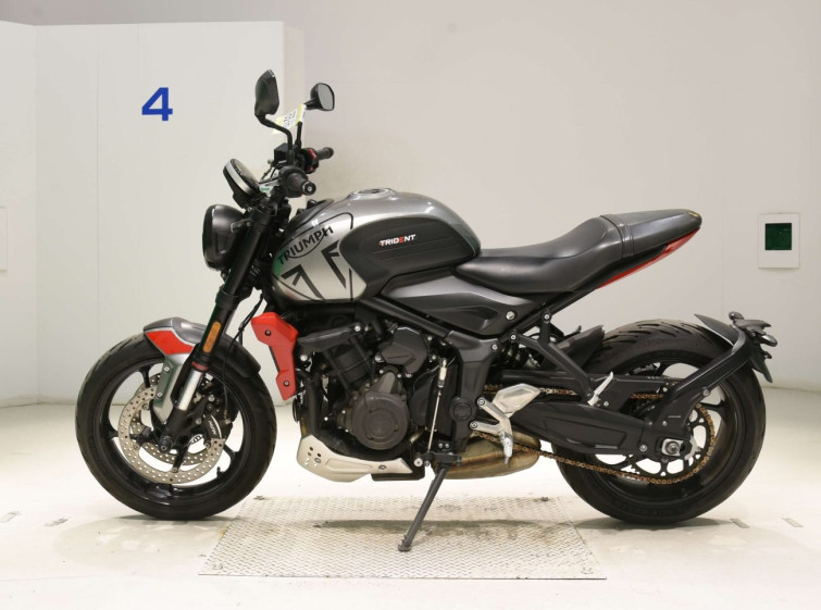 Мотоцикл Triumph TRIDENT660 з пробігом 6800 km