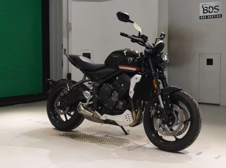 Мотоцикл Triumph TRIDENT660 з пробігом 1602 km