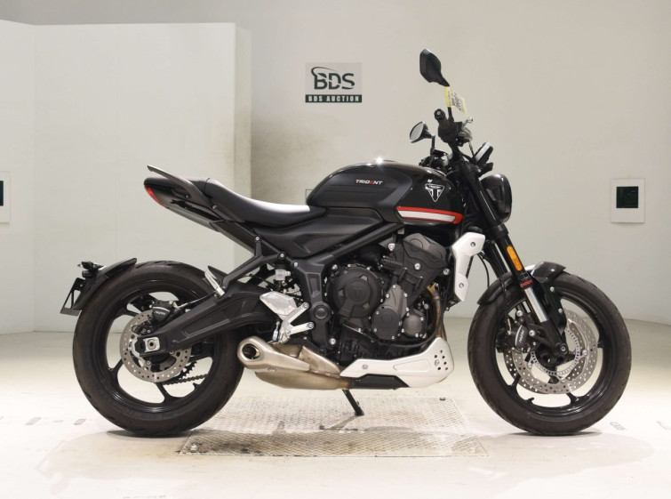 Мотоцикл Triumph TRIDENT660 з пробігом 1602 km