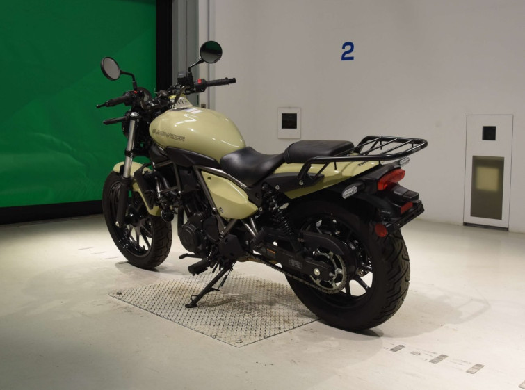 Мотоцикл Kawasaki W400 з пробігом 3590 km