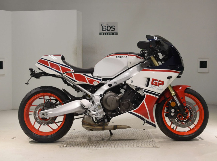 Мотоцикл Yamaha xsr900 gp