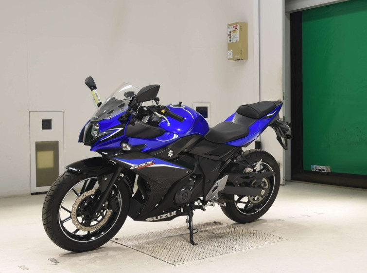 Мотоцикл Suzuki GSX250R с пробегом 5879 km