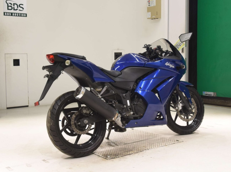 Мотоцикл Kawasaki NINJA250R з пробігом 27268 km