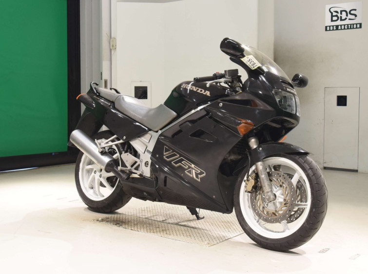 Мотоцикл Honda VFR750F з пробігом 3240 km