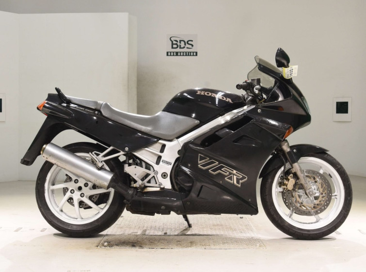 Мотоцикл Honda VFR750F з пробігом 3240 km
