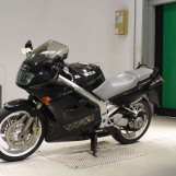 Мотоцикл Honda VFR750F з пробігом 3240 km