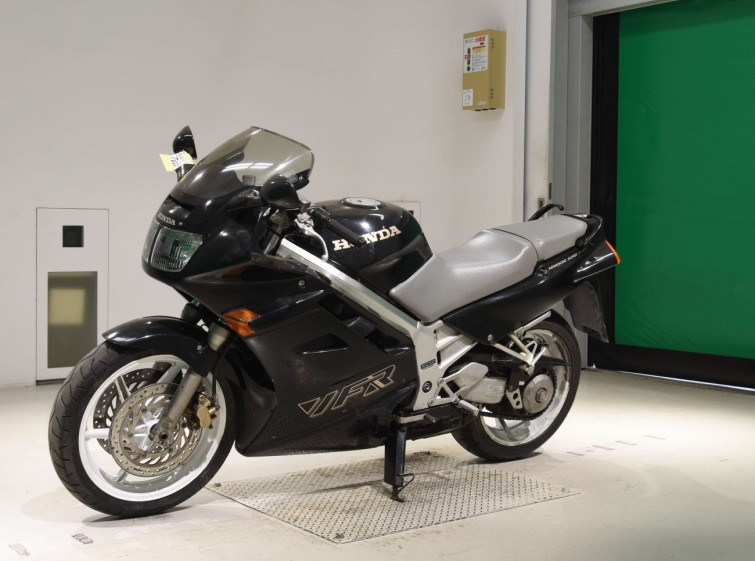 Мотоцикл Honda VFR750F з пробігом 3240 km