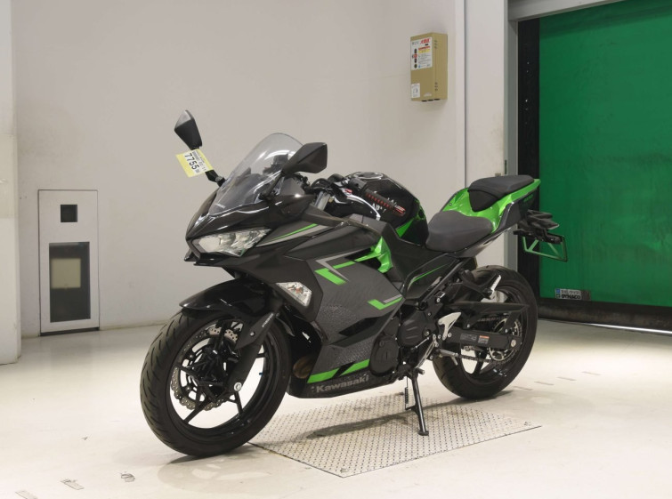 Мотоцикл Kawasaki NINJA400 з пробігом 4300 km