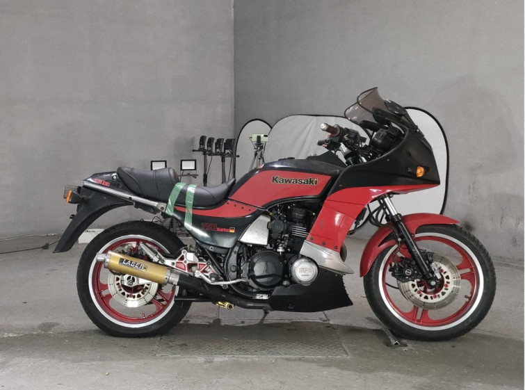 Мотоцикл Kawasaki GPZ750 TURBO с пробегом 71855 km