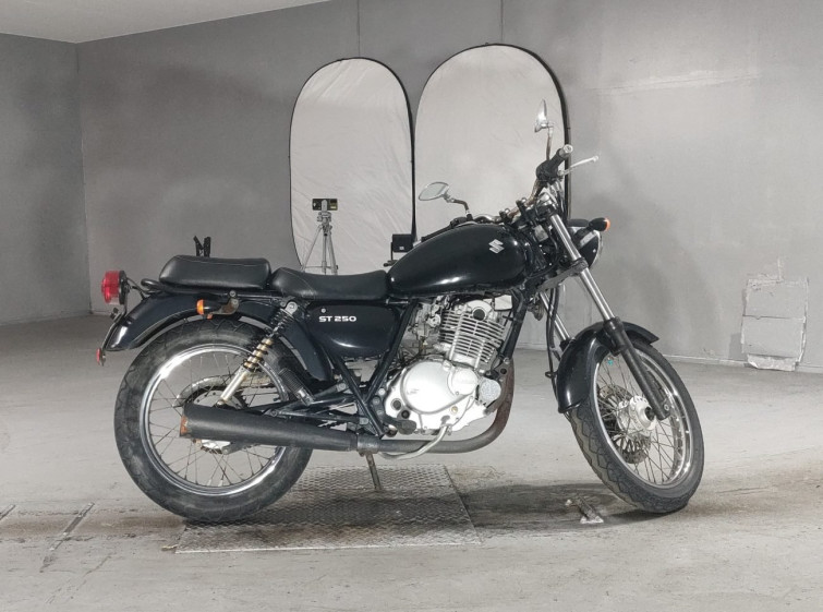 Мотоцикл Suzuki ST250 з пробігом 25980 km