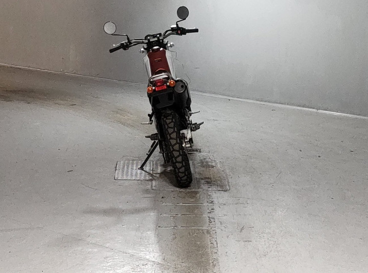 Мотоцикл Yamaha TRICKER с пробегом 4233 km