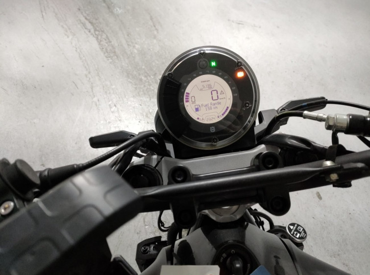 Мотоцикл Husqvarna SVARTPILEN 250 з пробігом 5136 km