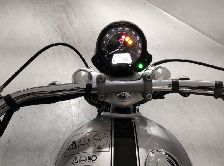 Мотоцикл Triumph bonneville speedmaster с пробегом 579 km
