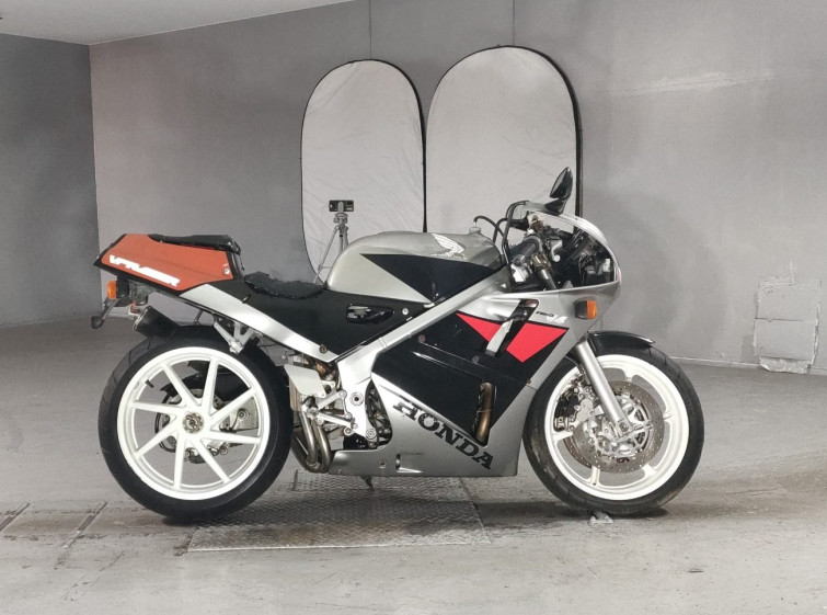 Мотоцикл Honda VFR400R с пробегом 20442 km