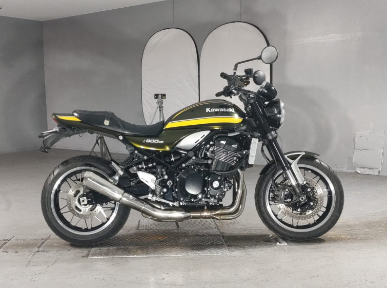 Мотоцикл Kawasaki Z900RS с пробегом 2749 km
