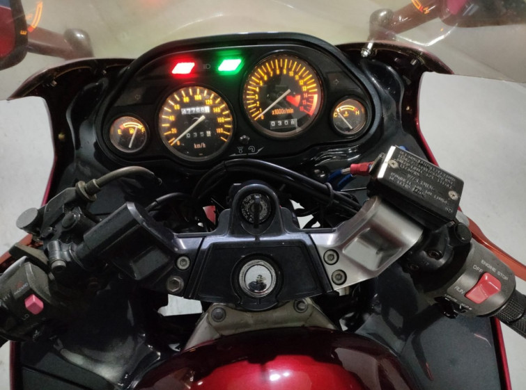 Мотоцикл Kawasaki ZZ-R400 з пробігом 47768 km