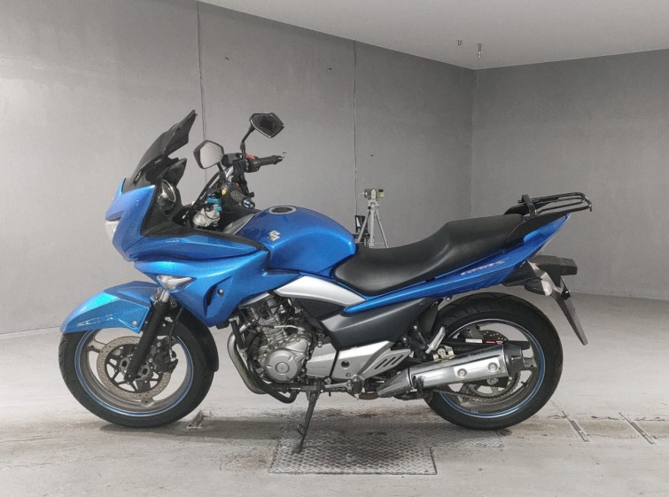 Мотоцикл Suzuki GSR250S с пробегом 21554 km