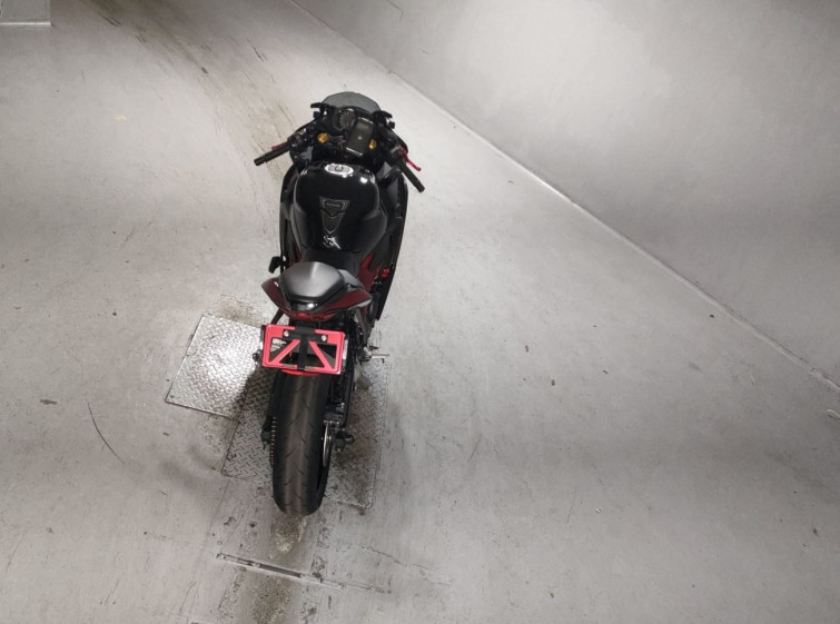 Мотоцикл Kawasaki NINJA ZX-25R з пробігом 9221 km