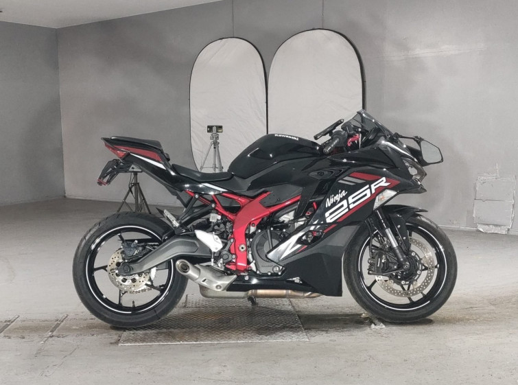 Мотоцикл Kawasaki NINJA ZX-25R з пробігом 9221 km
