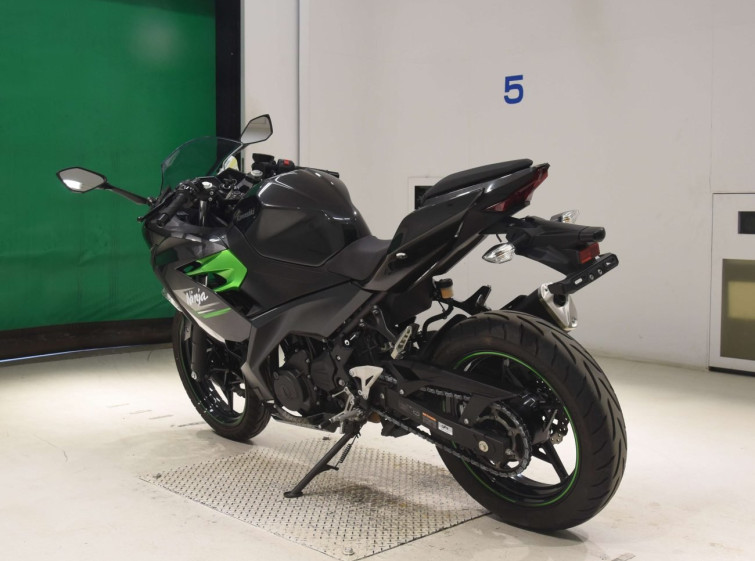 Мотоцикл Kawasaki NINJA250 з пробігом 4228 km