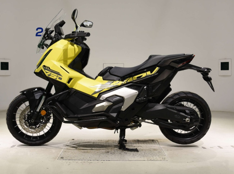 Мотоцикл Honda X-ADV750-2 з пробігом 5249 km