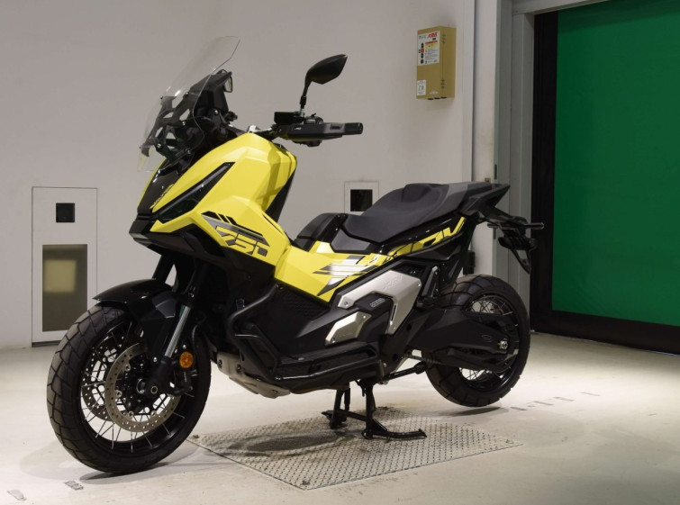 Мотоцикл Honda X-ADV750-2 з пробігом 5249 km