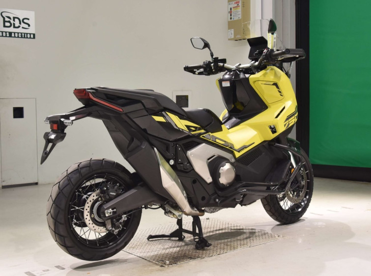 Мотоцикл Honda X-ADV750-2 з пробігом 5249 km