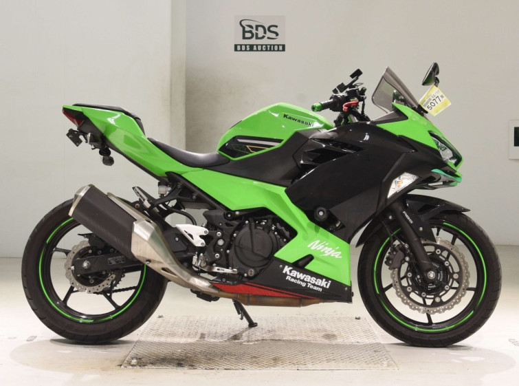 Мотоцикл Kawasaki NINJA250 с пробегом 10921 km