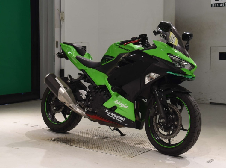 Мотоцикл Kawasaki NINJA250 с пробегом 10921 km